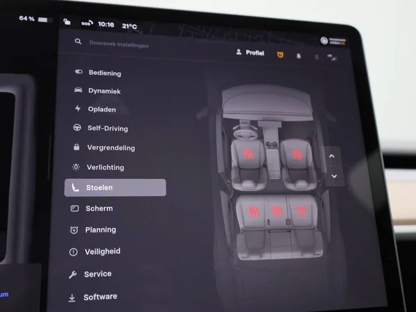 Tesla Model Y (2023) — foto 17 van 43
