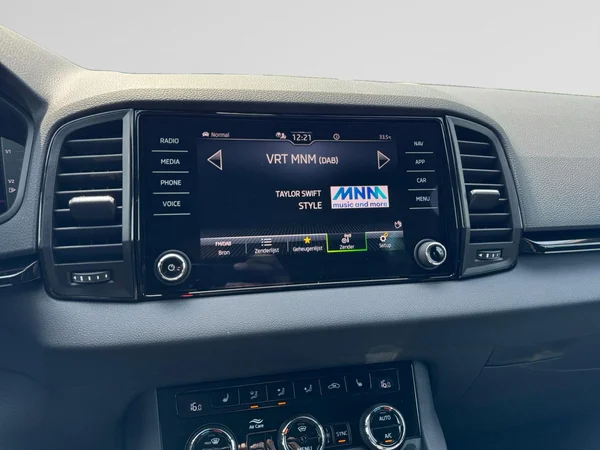 SKODA Karoq (2026) — foto 2 van 21