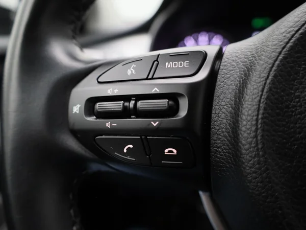 Kia Stonic (2021) — foto 9 van 39