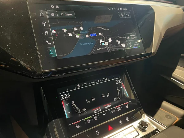 AUDI Q8 e-tron (2025) — foto 13 van 15
