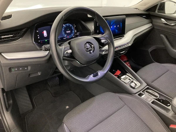 SKODA Octavia Combi (2021) — foto 10 van 35