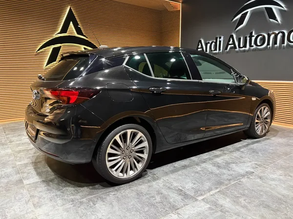 Opel Astra (2020) — foto 14 van 22