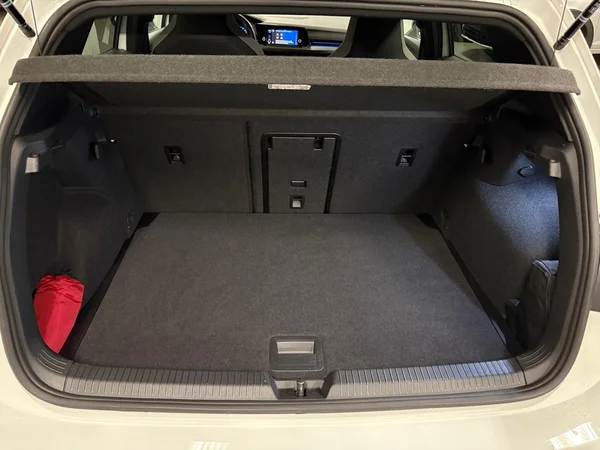 VOLKSWAGEN Golf VIII (2024) — foto 3 van 15