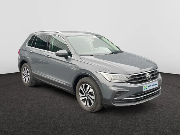 VOLKSWAGEN Tiguan (2021) — foto 17 van 21
