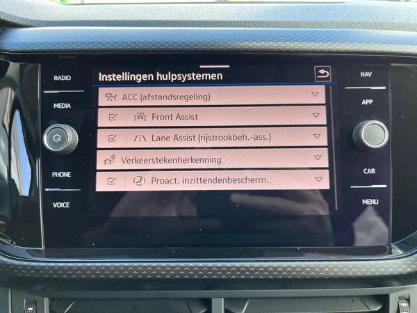VOLKSWAGEN T-Cross (2024) — foto 7 van 21