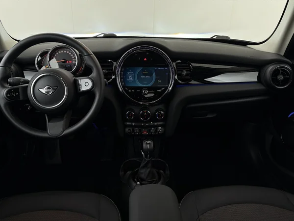 MINI Cooper (2021) — foto 29 van 29