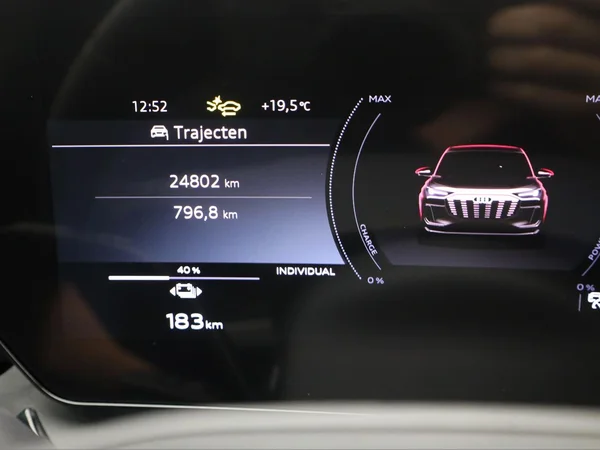 AUDI Q6 e-tron (2025) — foto 9 van 22