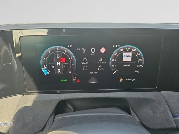 VOLKSWAGEN Tiguan (2026) — foto 15 van 16