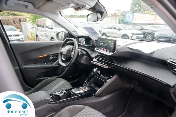 Peugeot 2008 (2022) — foto 6 van 45