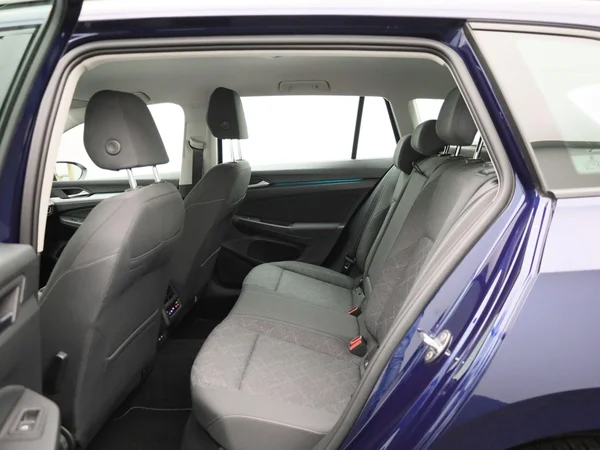 Volkswagen Golf (2021) — foto 4 van 43