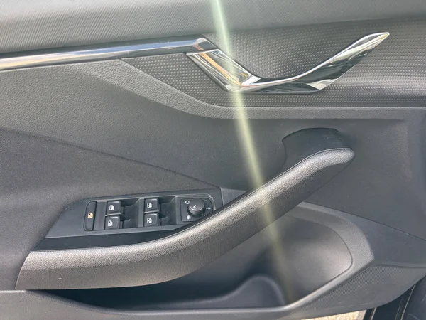 SKODA Kamiq (2021) — foto 6 van 18