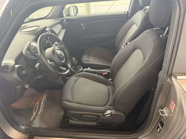 MINI One (2021) — foto 18 van 18