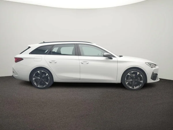CUPRA Leon ST (2024) — foto 8 van 10