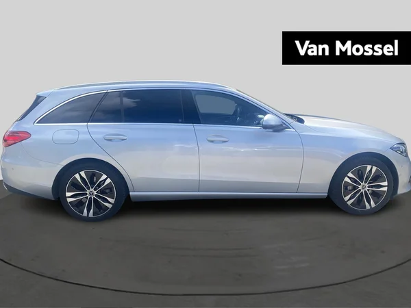Mercedes-Benz C-Klasse (2023) — foto 16 van 20