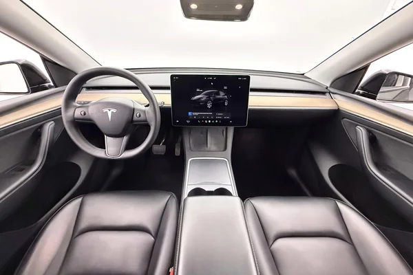 Tesla Model 3 (2023) — foto 7 van 30