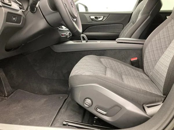 VOLVO V60 (2023) — foto 22 van 36