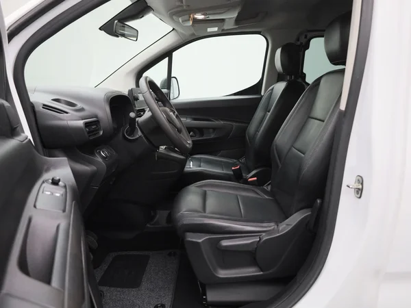 Opel Combo Life (2022) — foto 5 van 34