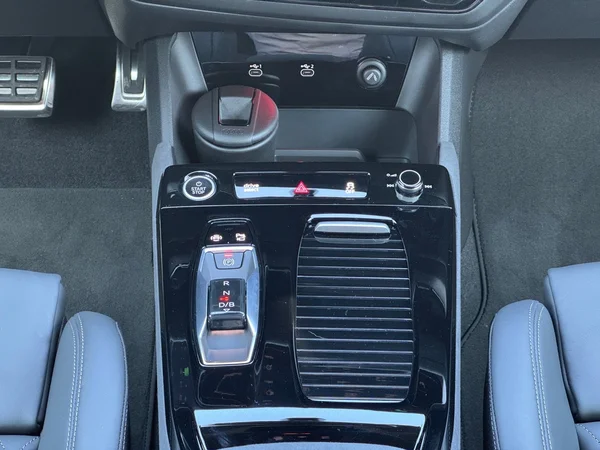 AUDI Q6 e-tron (2025) — foto 5 van 24