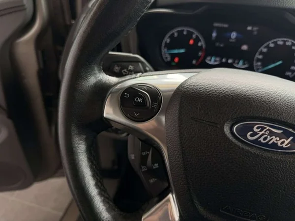 Ford Tourneo Connect (2019) — foto 14 van 24