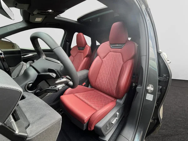 AUDI SQ6 Sportback e-tron (2025) — foto 24 van 24
