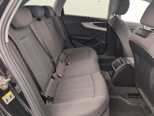 Audi A4 sw (2022) — foto 2 van 35
