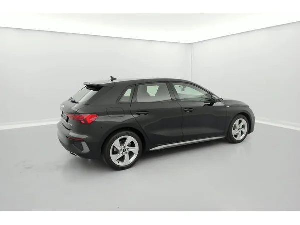 AUDI A3 Sportback (2022) — foto 32 van 36