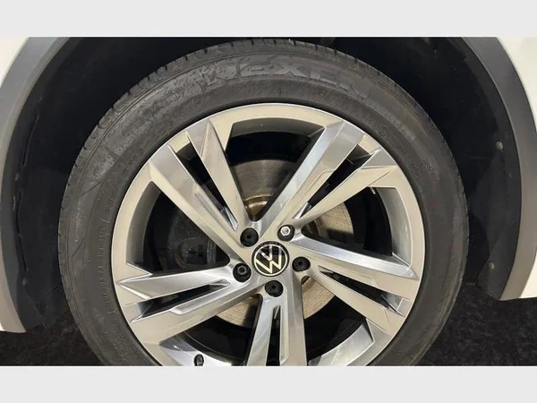 Volkswagen Tiguan Allspace (2022) — foto 26 van 32