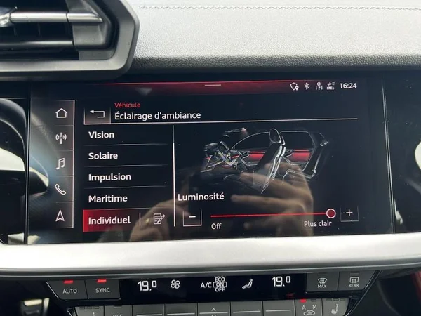 AUDI A3 Sportback (2023) — foto 15 van 34