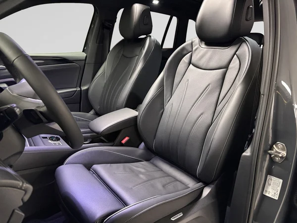VOLKSWAGEN Tiguan (2025) — foto 7 van 16