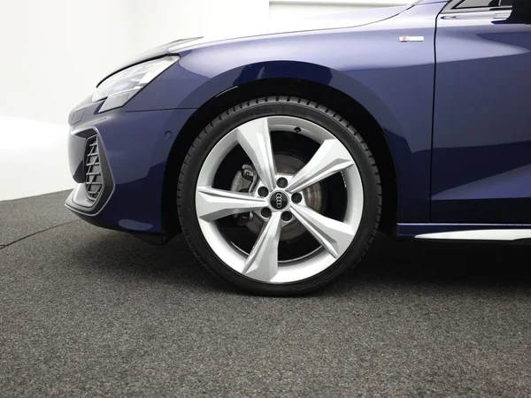 AUDI A3 Sedan (2024) — foto 14 van 24
