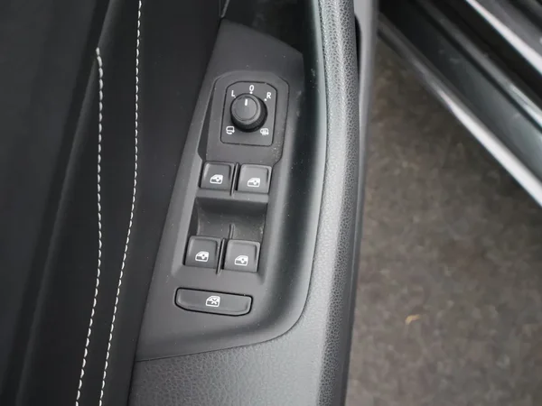 Volkswagen Passat (2021) — foto 29 van 30