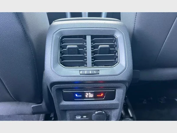 Volkswagen Tiguan (2022) — foto 18 van 27