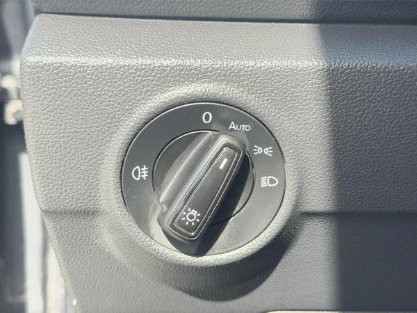 VOLKSWAGEN T-Roc (2023) — foto 19 van 20