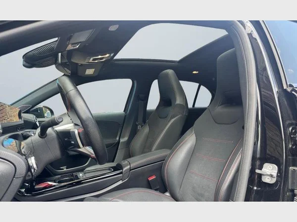 Mercedes-Benz A 220 (2024) — foto 30 van 30