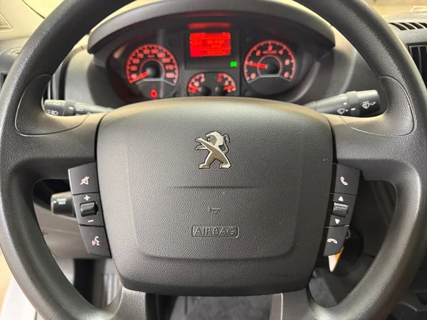 Peugeot Boxer (2023) — foto 6 van 26