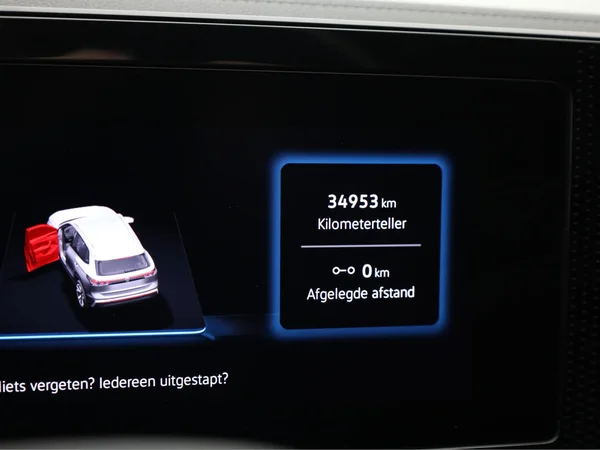 VOLKSWAGEN Tiguan (2024) — foto 10 van 22