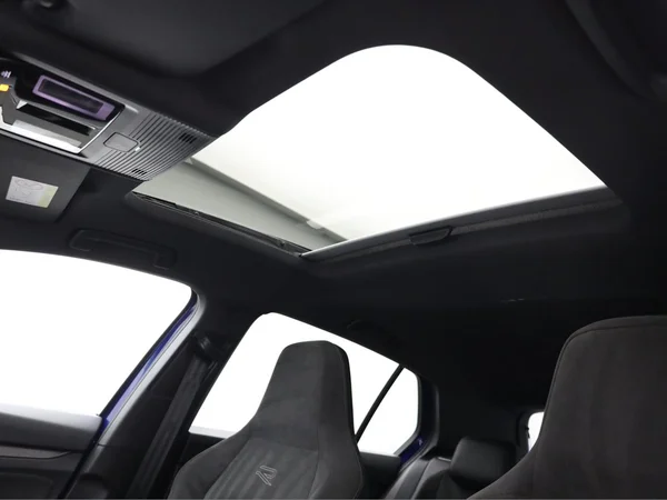 VOLKSWAGEN Golf VIII (2024) — foto 13 van 20