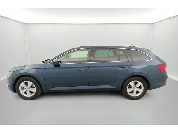 SKODA Superb Combi (2023) — foto 31 van 36