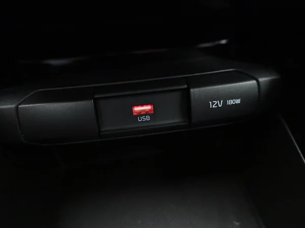 Kia Rio (2023) — foto 15 van 38