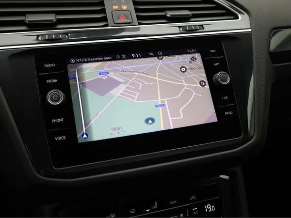 VOLKSWAGEN Tiguan (2021) — foto 11 van 21