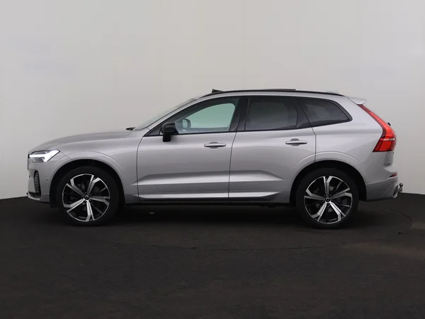 VOLVO XC60 (2022) — foto 12 van 32