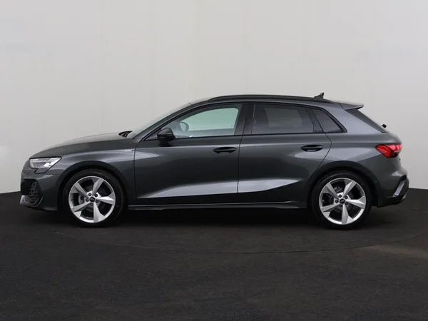 AUDI A3 Sportback (2025) — foto 11 van 18