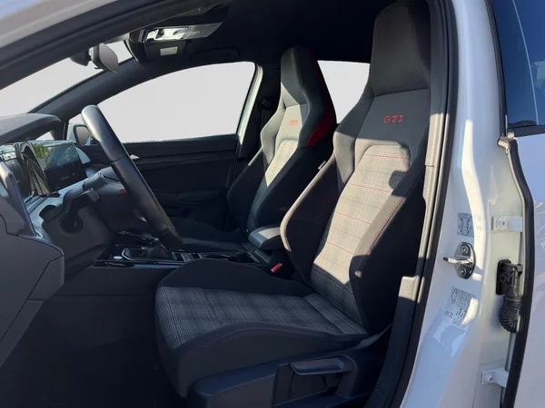 VOLKSWAGEN Golf VIII GTI (2024) — foto 5 van 20