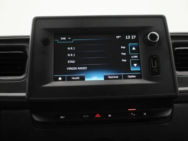 Renault Master (2023) — foto 19 van 40
