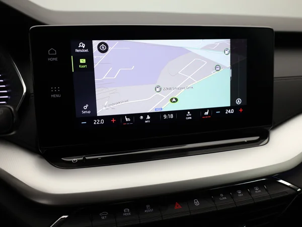 SKODA Octavia Combi PHEV (2024) — foto 5 van 21