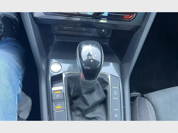 Volkswagen Tiguan (2022) — foto 19 van 26