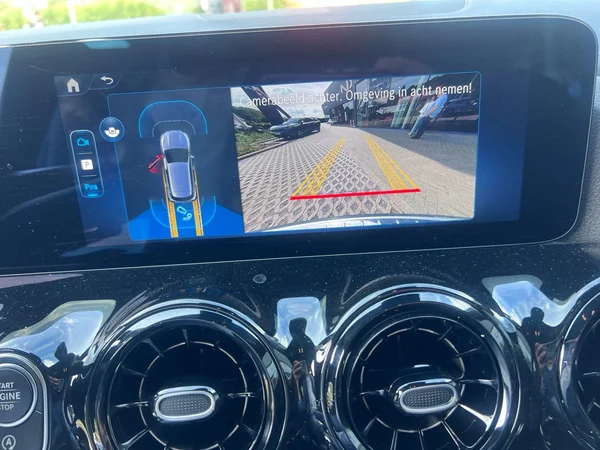 Mercedes-Benz GLA (2025) — foto 6 van 17