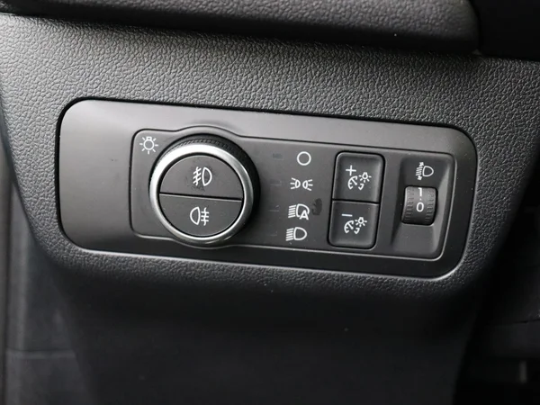 FORD Kuga (2024) — foto 18 van 27