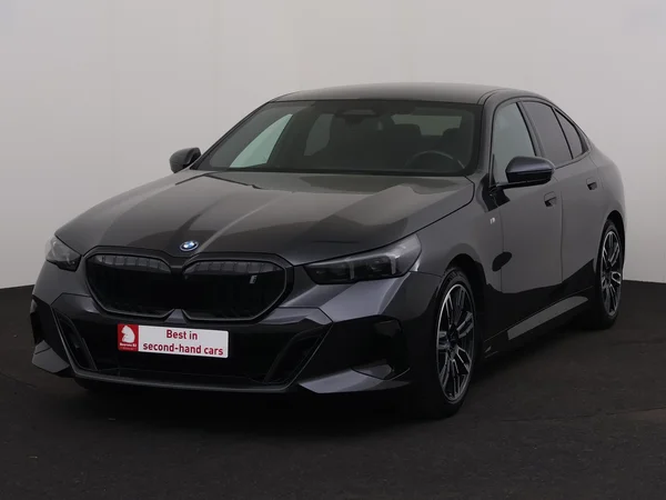 BMW i5 (2024) — foto 1 van 35