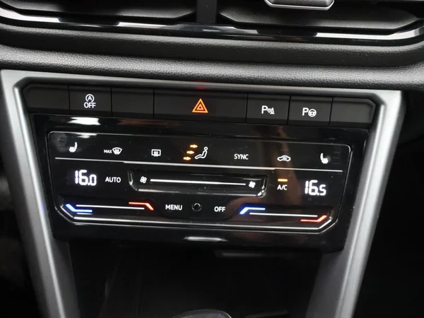 VOLKSWAGEN T-Roc (2022) — foto 7 van 26